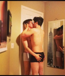 Young Couples 57dafe0aabd4c.jpg