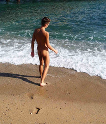 Still at the Beach 57f395f4537fe.jpg
