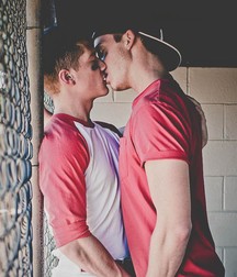 Boys Kissing 5816abdab23d2.jpg