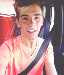 Cute Boys 581a76b2eaf8f.jpg