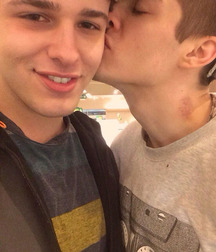 Boys Kissing 581f436b3f264.jpg