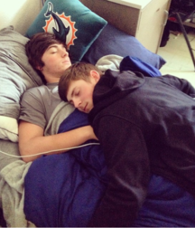 Cute Couples 5831b4fed786d.png
