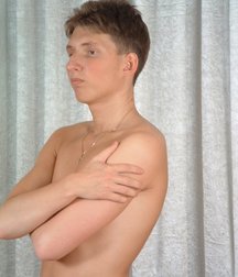 Cute Blond Poses-Cute Bush 58350c83afe24.jpg