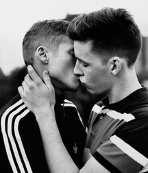 Boys Kissing - Smooch 583cc71d0a83d.jpg