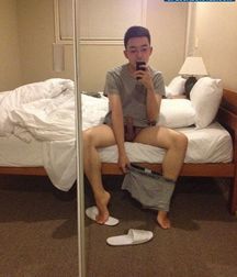 Sexy Naked Guys with Glasses 584c51067a69d.jpg