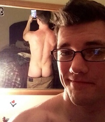 Sexy Naked Guys with Glasses 584c51a3eb599.jpg