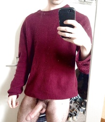 Russian Guy Poses 586137f631010.jpg