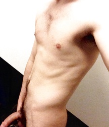 Russian Guy Poses 586137fa62460.jpg
