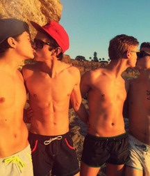 Naked Twinks 58677c95e3543.jpg