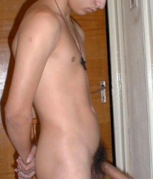 Boys With Cell Phones 587193e57c87f.jpg