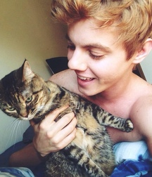 Cute Guys, Cats and Dogs 587265be9f1cf.jpg