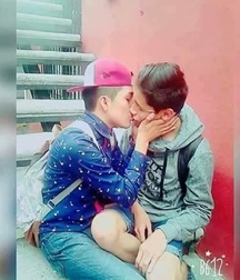 Boys Kissing 5872e2aaccd2f.jpg
