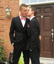 Guys Just Being  Guys 5887f3cec824f.jpg