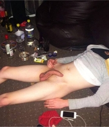 Nude Dudes 589f43075afda.jpg