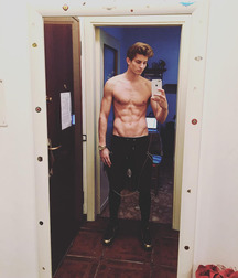 Stunning Boys 58a4f8b60e8cc.jpg