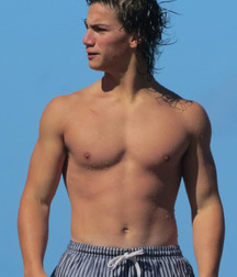 Hawt Soccer Boy 58a4fa170ae14.jpg