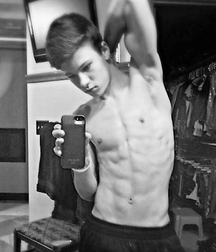 More Boy Selfies - They Never Stop 58aa1547a3fbf.jpg