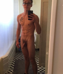 Boy Selfies - Look at Me! 58b6456488b53.jpg