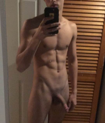 Boy Selfies - Look at Me! 58b645715e3b9.png