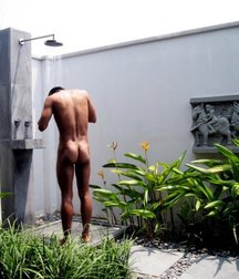 Guys Showering 58b648b8bd662.jpg