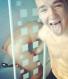 Guys Showering 58b648d32e93f.jpg
