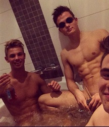 Guys Showering 58b648dead750.jpg