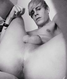 Boy Butts 58bcb8b1e56c1.jpg