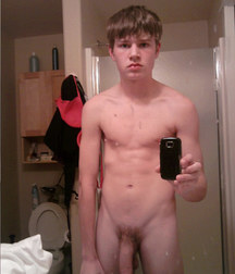 Boy Selfies 58c2190fbffa8.jpg