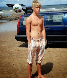 Cute Boys Non Nude 58c7649da485c.jpg