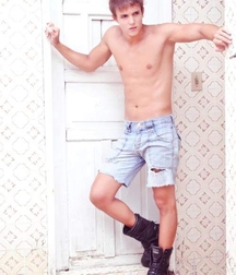 Cute Boys Non Nude 58c764a718242.jpg