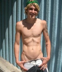 Boy Cuteness (almost no nudity) 58d86eb1600cf.jpg