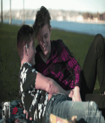 More Series Gifs 58d9908f064e4.gif