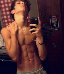 Boys Can't Resist Photgraphing Themselves 58dc6b9edfb2f.jpg