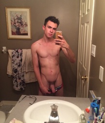 Boys Can't Resist Photgraphing Themselves 58dc6bae2f4d5.jpg
