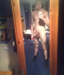 Boys Can't Resist Photgraphing Themselves 58dc6c120ca72.jpg