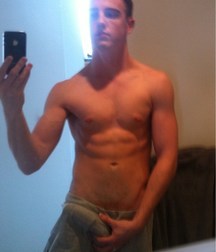 Boys Can't Resist Photgraphing Themselves 58dc6c409aefa.jpg