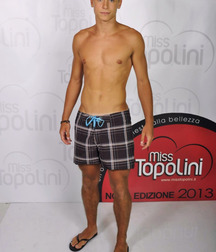 Swimming Cute Boys 58e0111a8128c.jpg