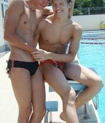 Swimming Cute Boys 58e0111cbea27.jpg