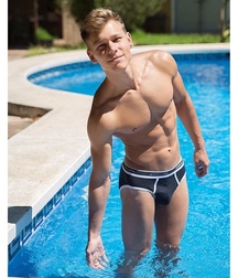 Swimming Cute Boys 58e011229c4f6.jpg