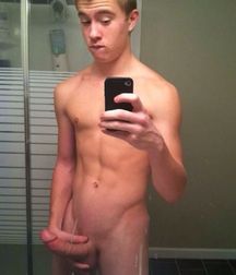 Boys Can't Resist Selfie 590638dd23b98.jpg