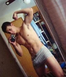 Boys Can't Resist Selfie 59063959d9c09.jpg
