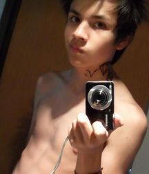 Boys Can't Resist Selfie 590639b2e6dbc.jpg