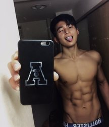 Boys Can't Resist Selfie 590639ba00d84.jpg