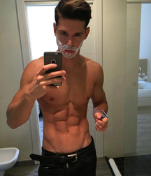 Boys Can't Resist Selfie 590639c34e8e6.jpg