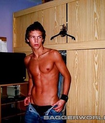 Great Lookin Guys - no nude 590e2fdd64cfe.jpg