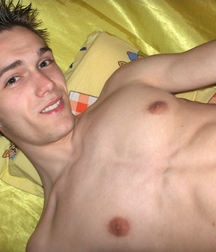 Shirtless Non Nude Selfies 59166dcb2d236.jpg