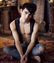 Shirtless Boys 5917bb2db0ca5.jpg
