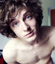 Shirtless Boys 5917bb3d894fe.jpg