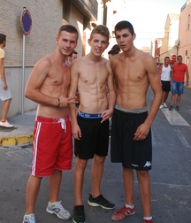 Shirtless Boys 5917bbd4f3102.jpg