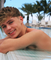 Boys in Swimsuits 592b6774880b0.jpg